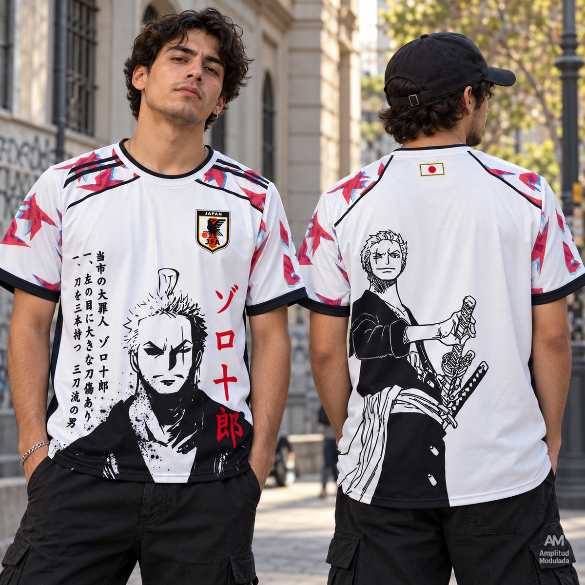 Camiseta Zoro blanca, frente y espalda en modelos