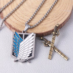 collar shingeki con espadas - amplitudmodulada