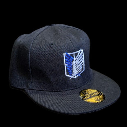 Jockey o gorro shingeki Bordado negro - amplitudmodulada