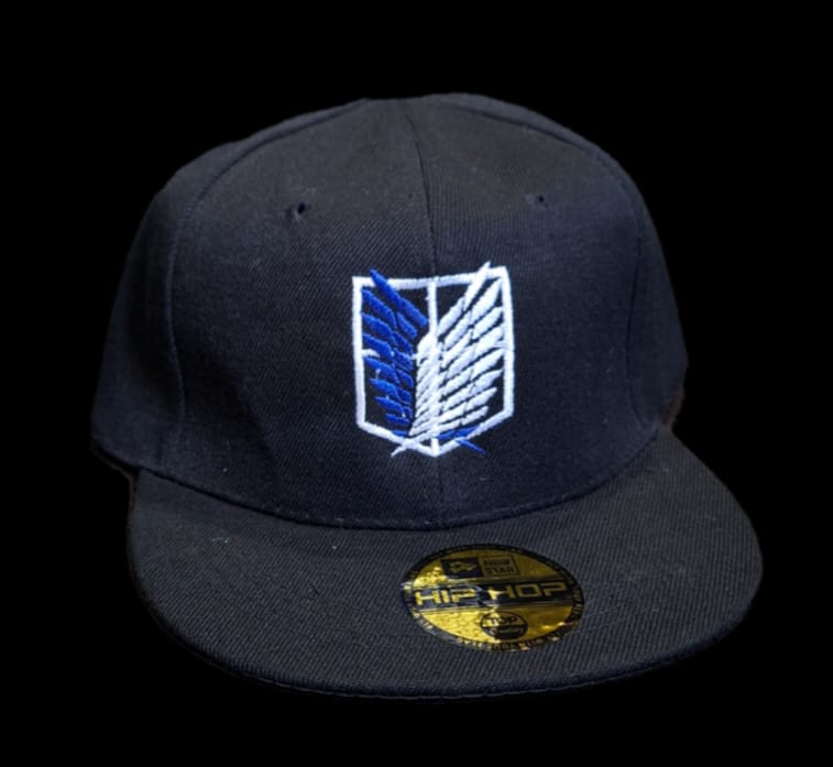Jockey o gorro shingeki Bordado negro - amplitudmodulada