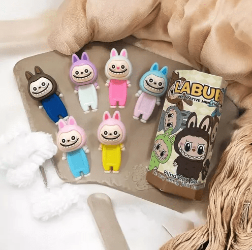 labubu mini figuras para celular - amplitudmodulada