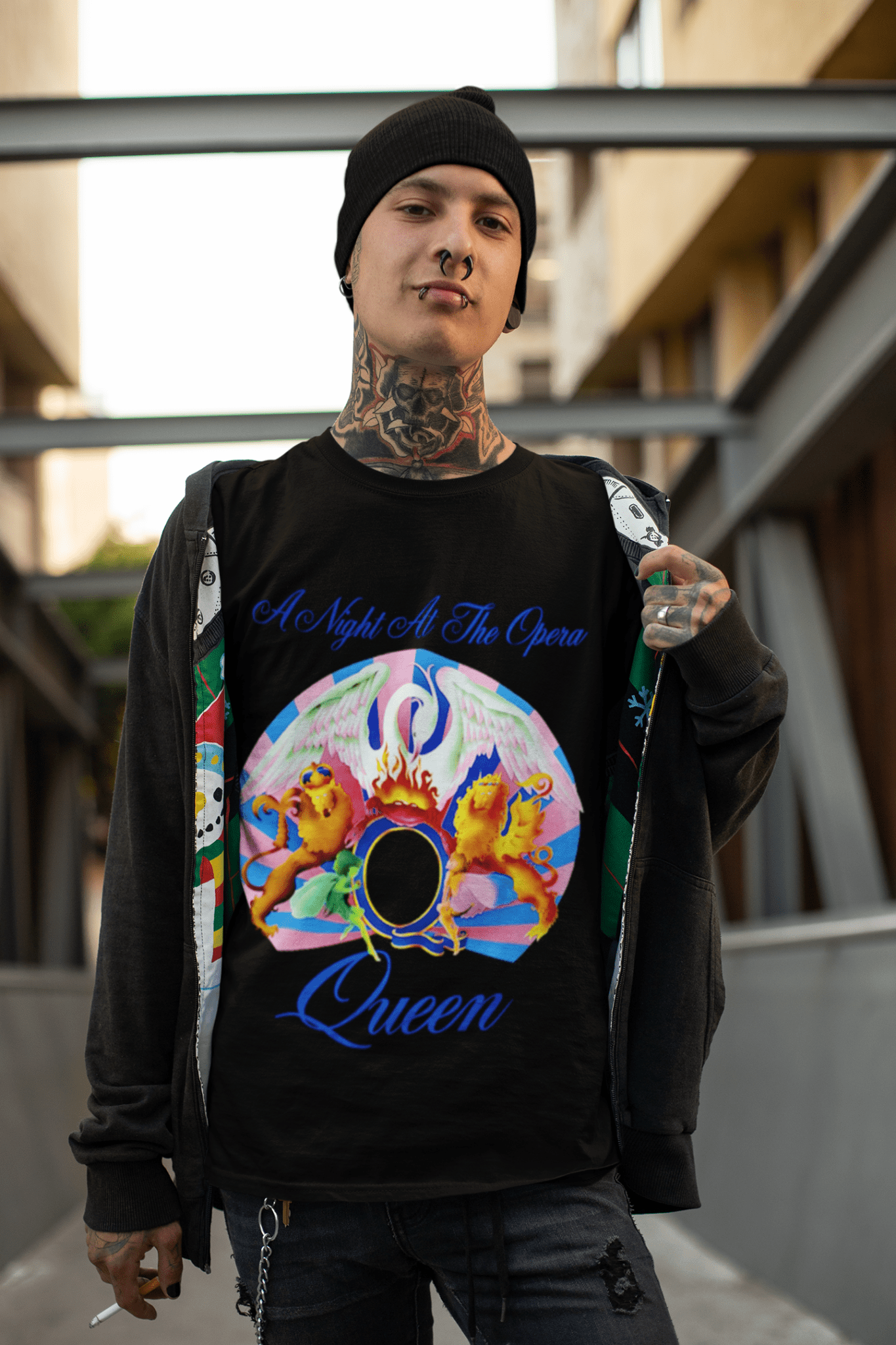 Polera de Queen A Night at the Opera - amplitudmodulada